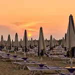 Sea View With Place Lägenhet Bibione